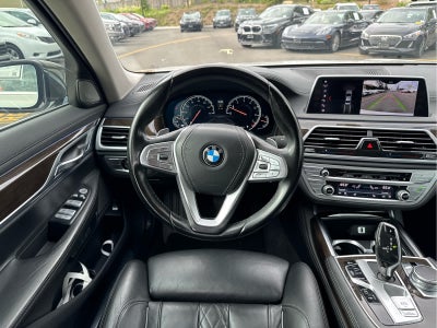 2018 BMW 750i 750i