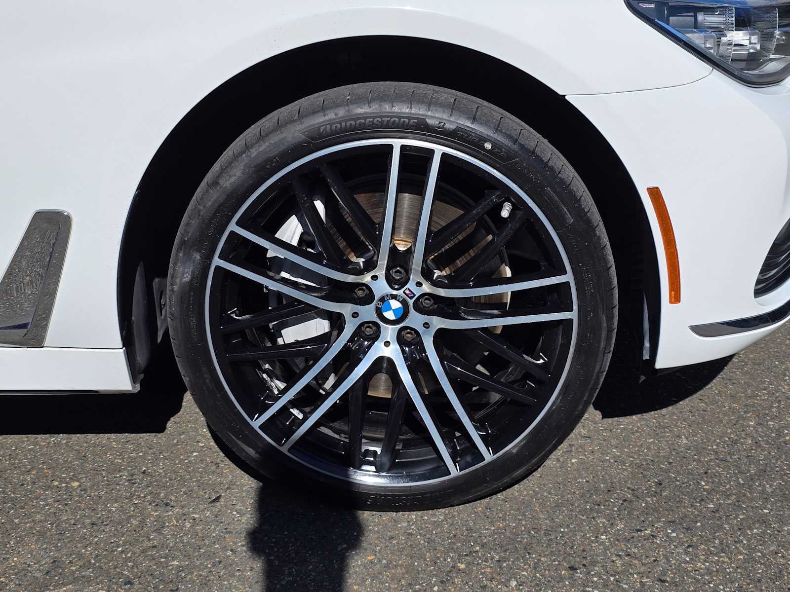 2018 BMW 750i 750i