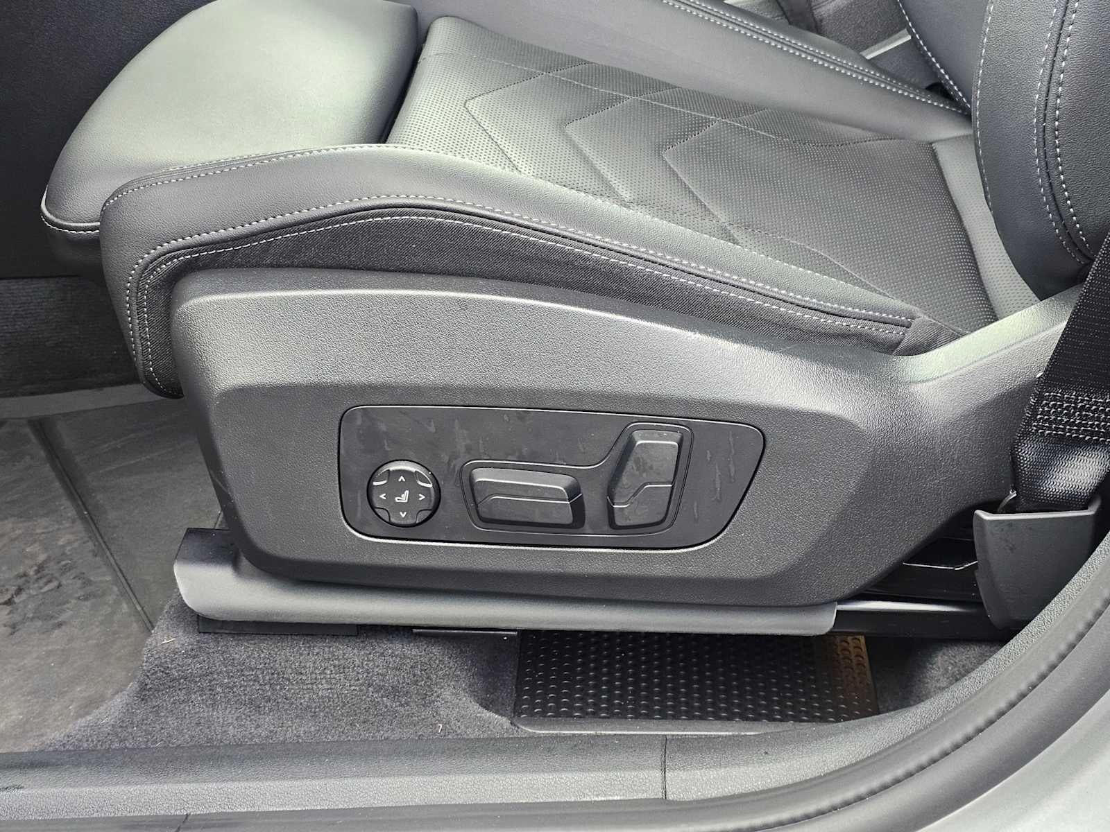 2025 BMW X1 xDrive28i xDrive28i