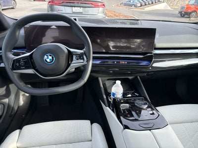 2025 BMW i5 xDrive40