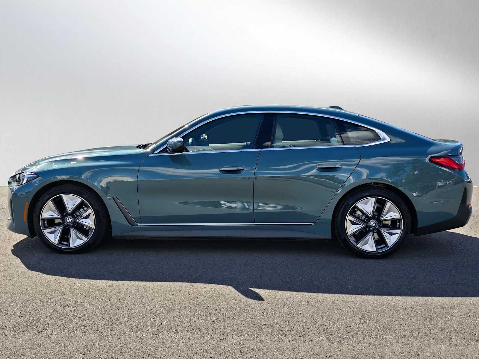 2025 BMW i4 xDrive40 xDrive40