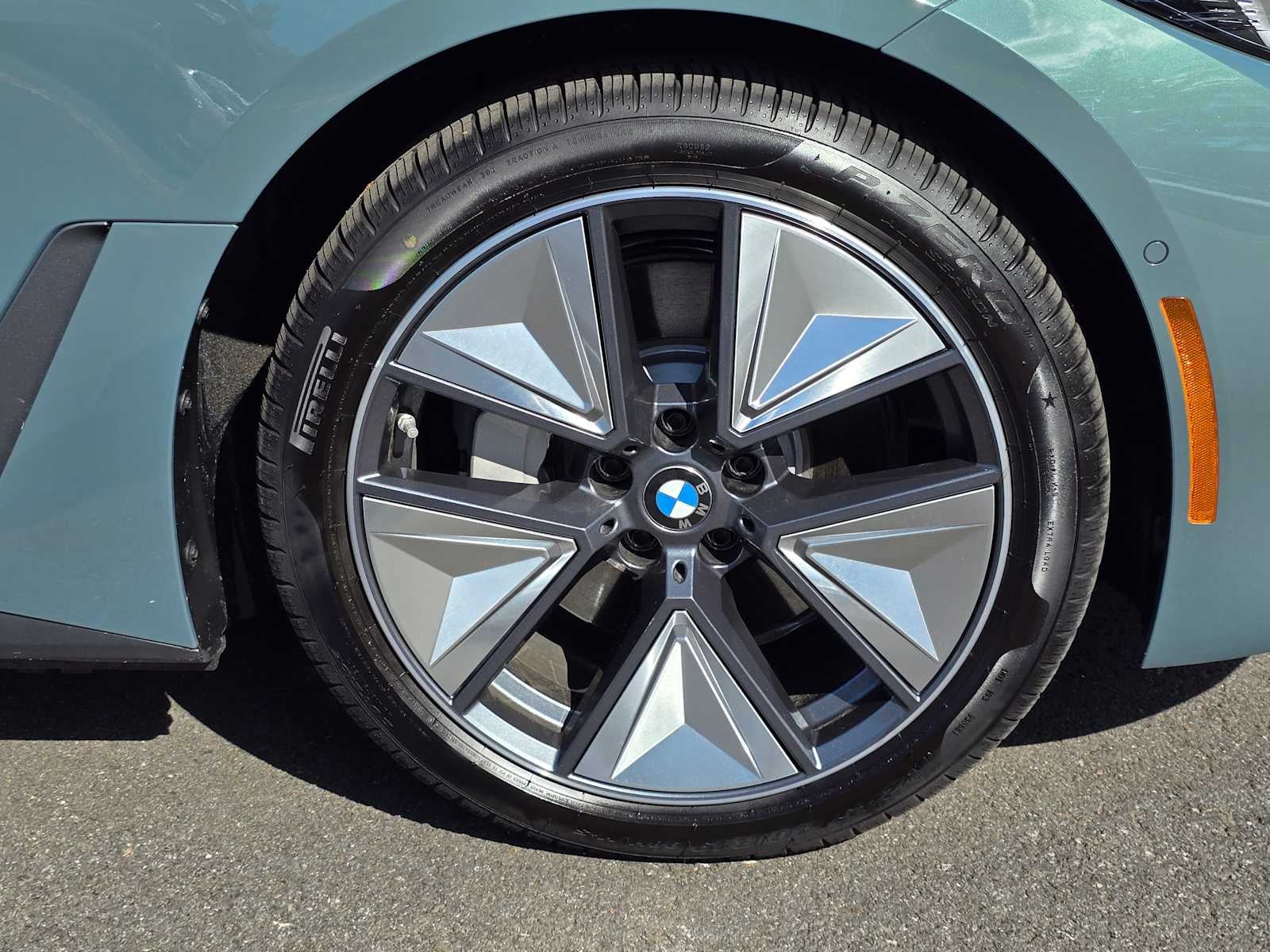 2025 BMW i4 xDrive40 xDrive40