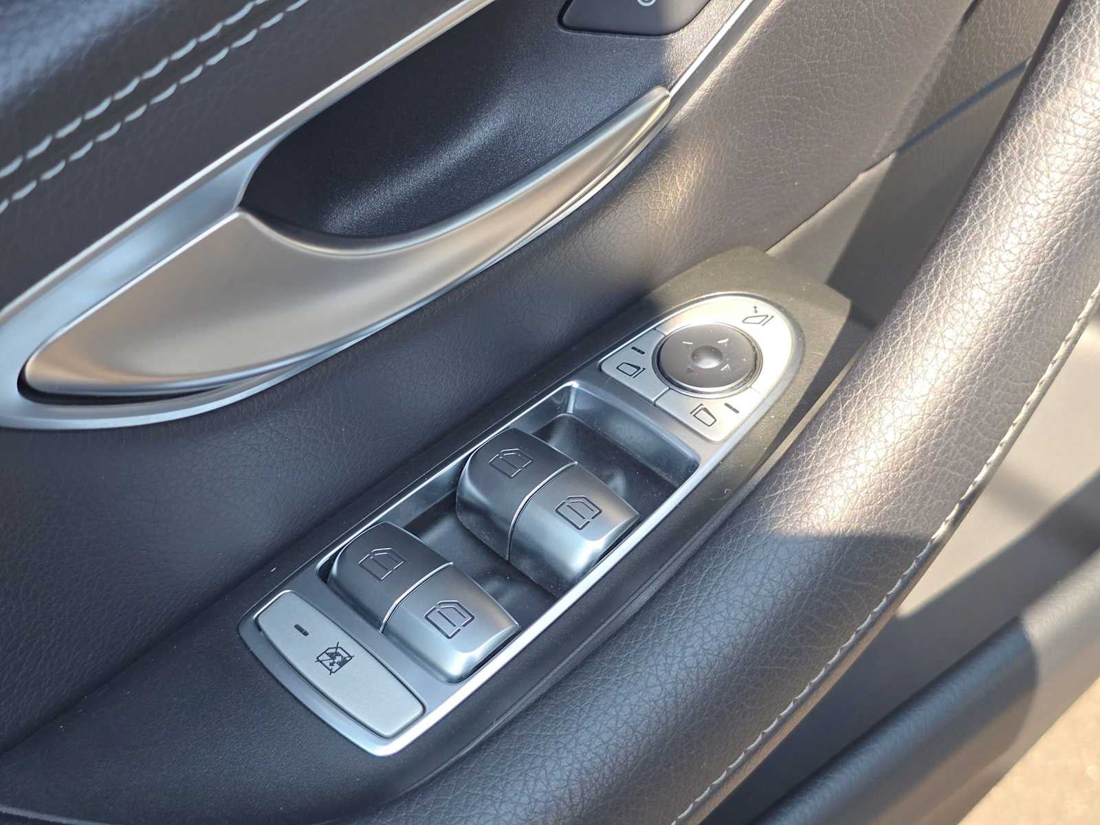 2017 Mercedes-Benz E 300 E 300 Luxury