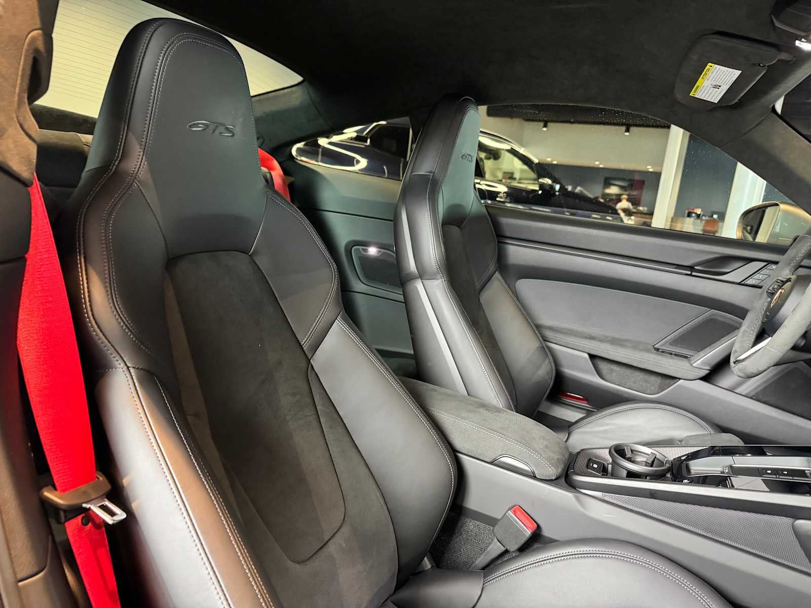 2022 Porsche 911 Carrera 4 GTS