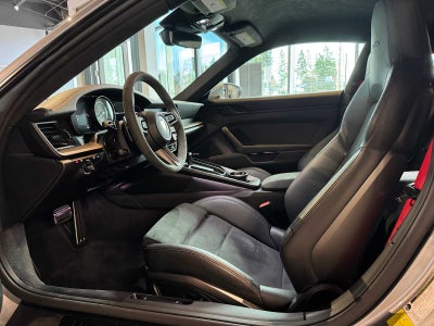 2022 Porsche 911 Carrera 4 GTS