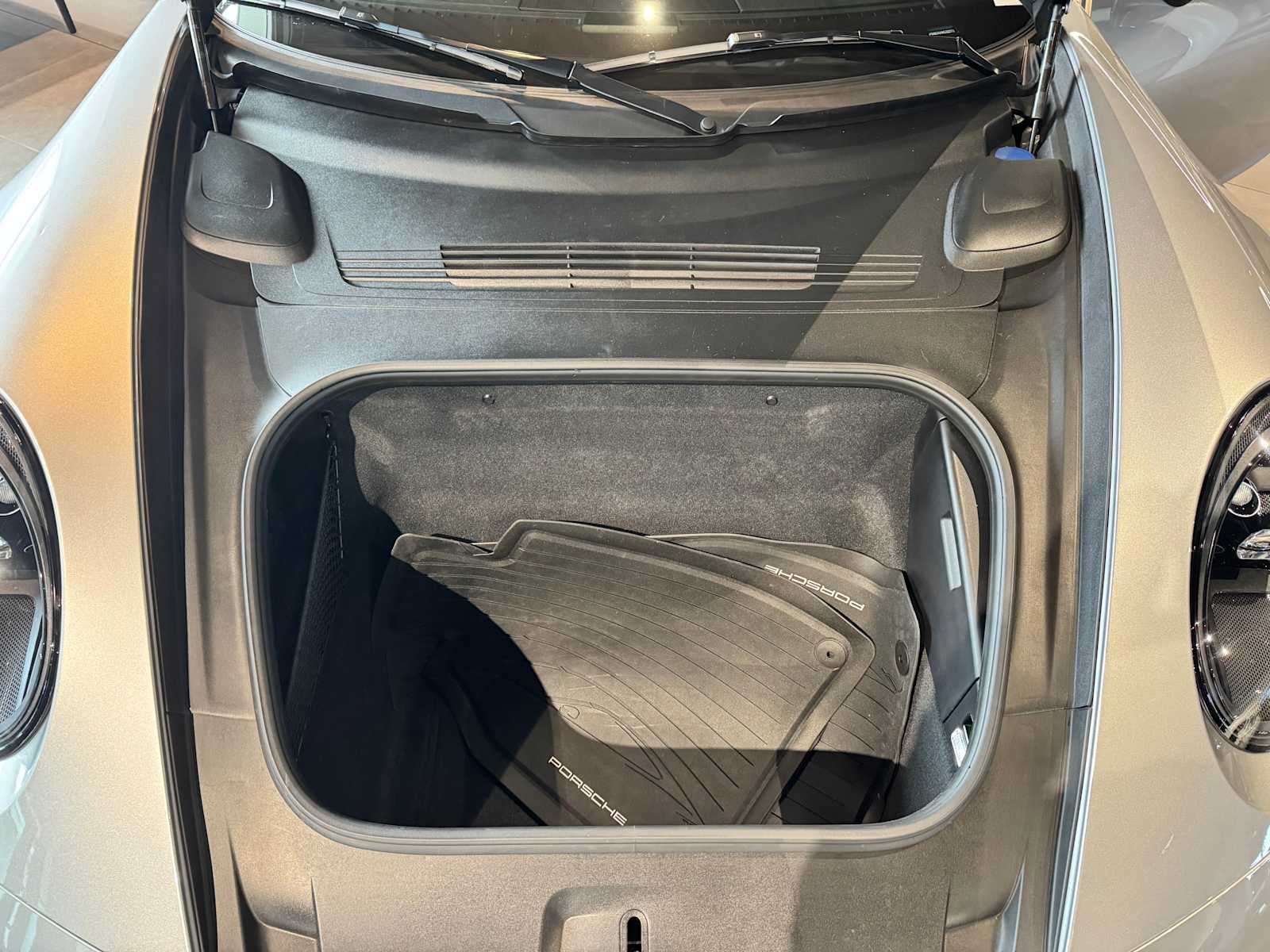 2022 Porsche 911 Carrera 4 GTS