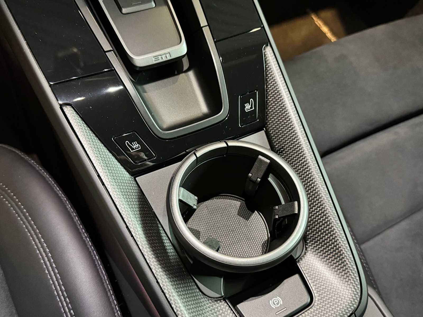 2022 Porsche 911 Carrera 4 GTS