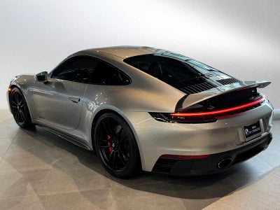 2022 Porsche 911 Carrera 4 GTS