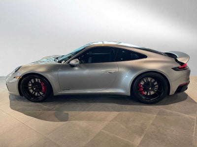 2022 Porsche 911 Carrera 4 GTS