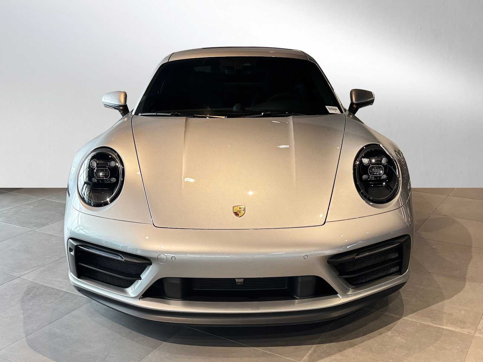 2022 Porsche 911 Carrera 4 GTS