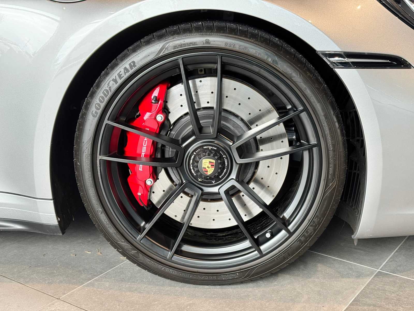 2022 Porsche 911 Carrera 4 GTS