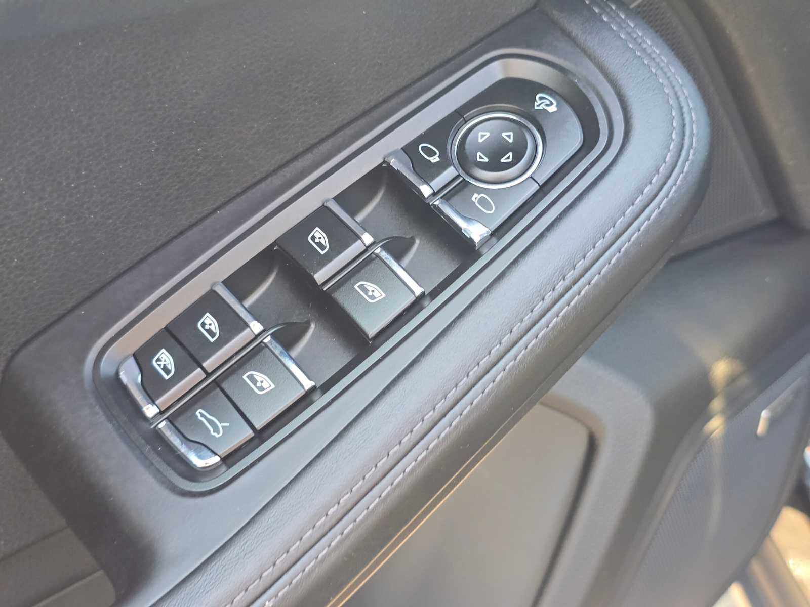2024 Porsche Macan AWD