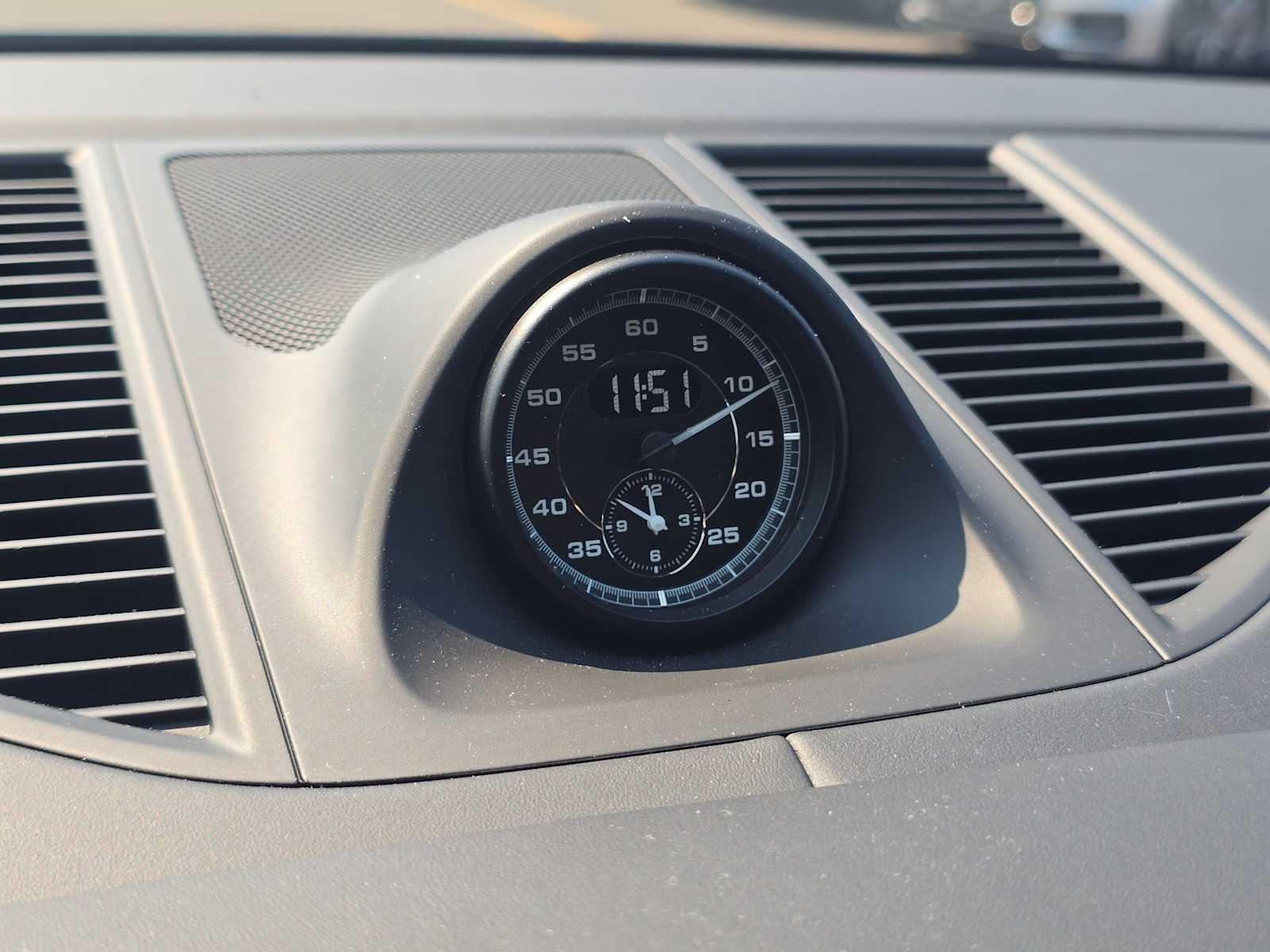 2024 Porsche Macan AWD