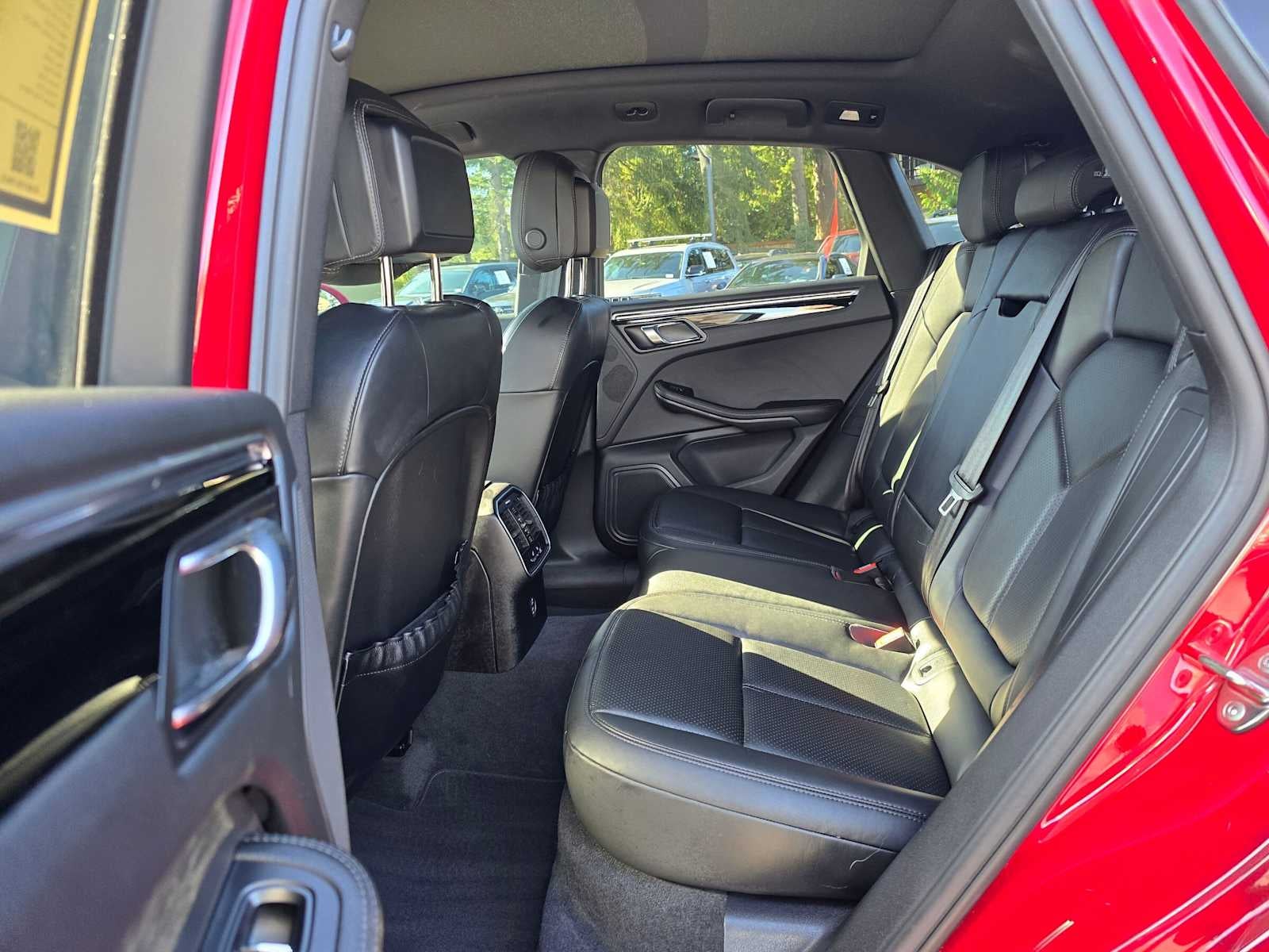 2023 Porsche Macan AWD