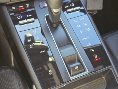 2023 Porsche Macan AWD