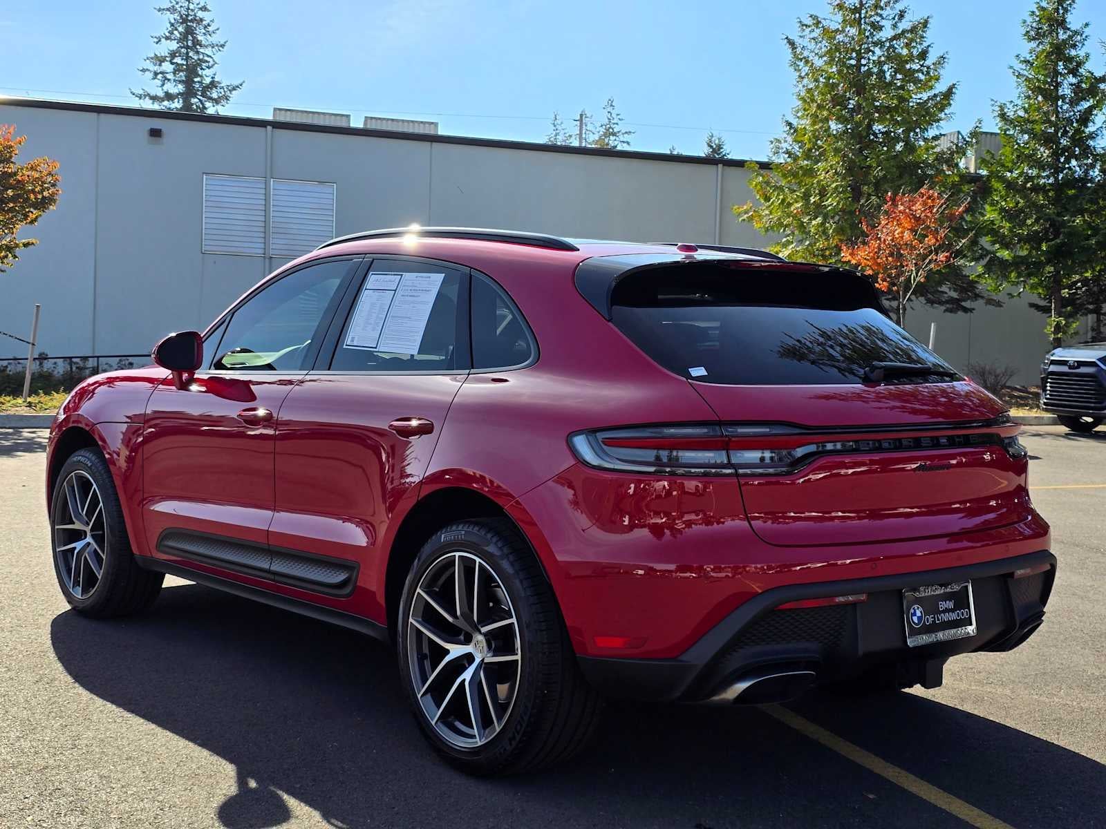 2023 Porsche Macan AWD