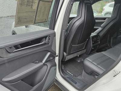 2025 Porsche Cayenne GTS