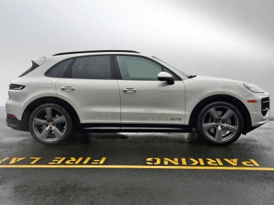 2025 Porsche Cayenne GTS