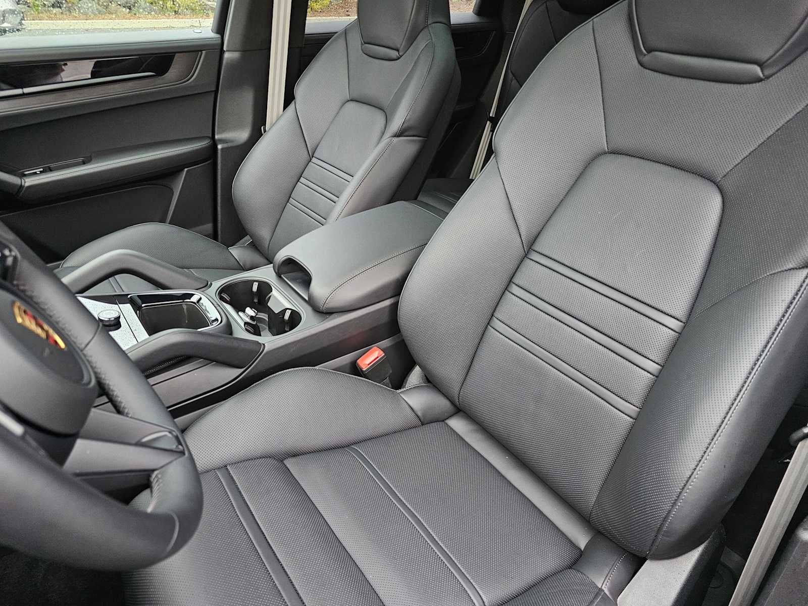 2025 Porsche Cayenne GTS