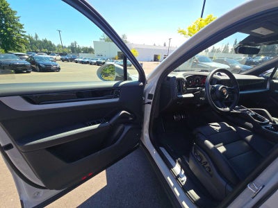 2025 Porsche Cayenne S