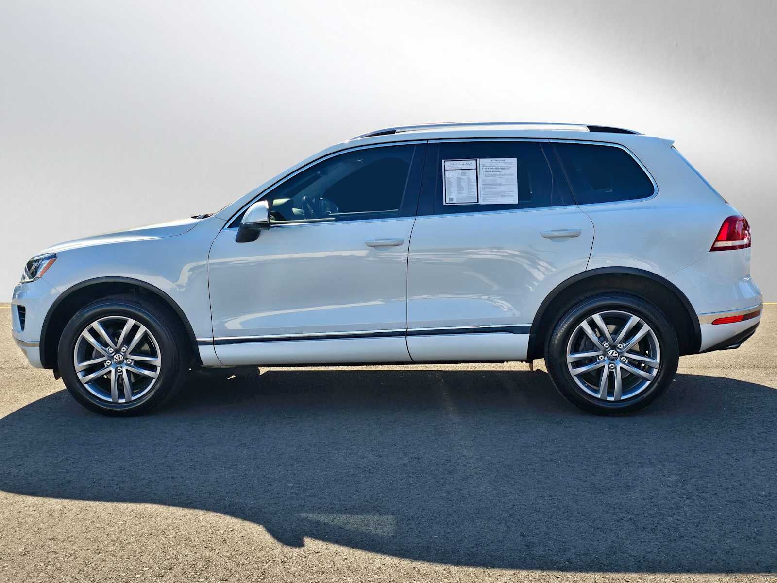 2016 Volkswagen Touareg Executive