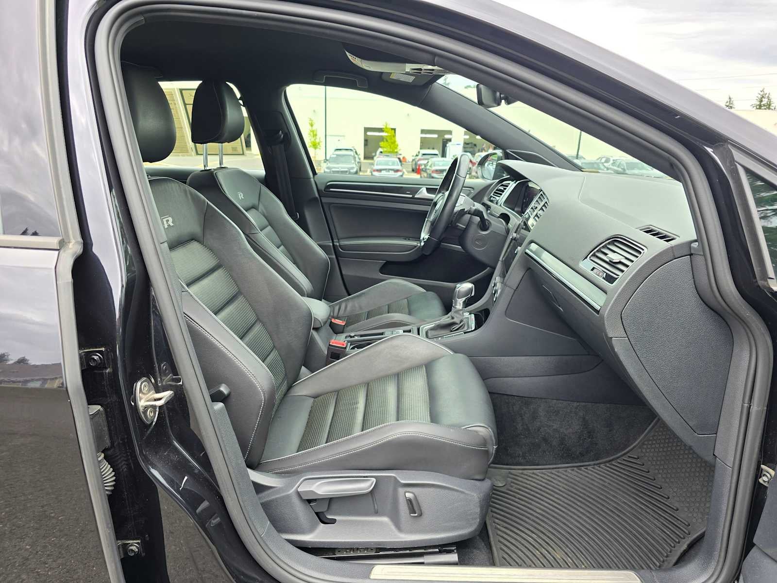 2019 Volkswagen Golf R 2.0T DSG w/DCC/Nav