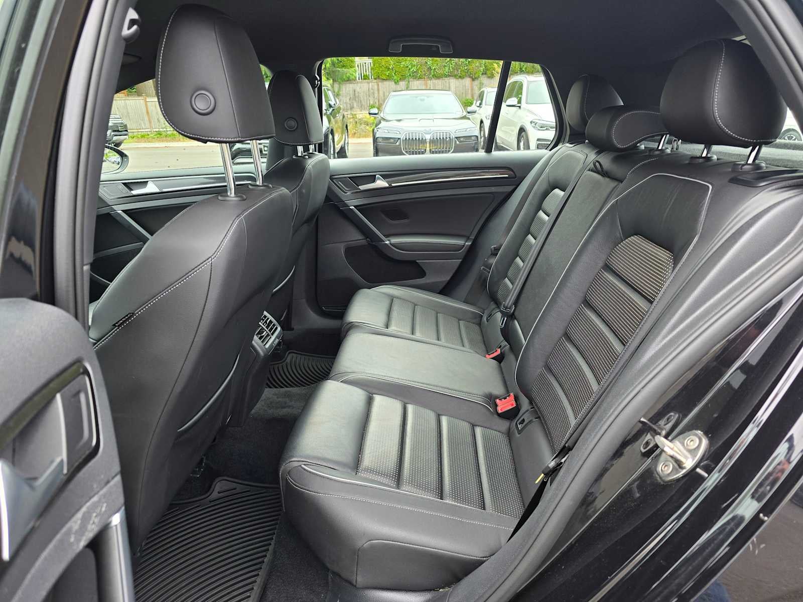 2019 Volkswagen Golf R 2.0T DSG w/DCC/Nav