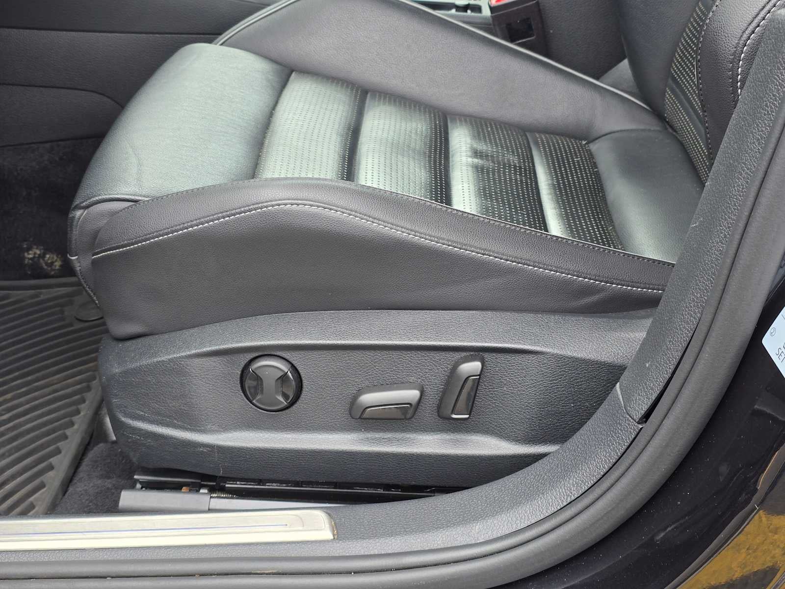 2019 Volkswagen Golf R 2.0T DSG w/DCC/Nav