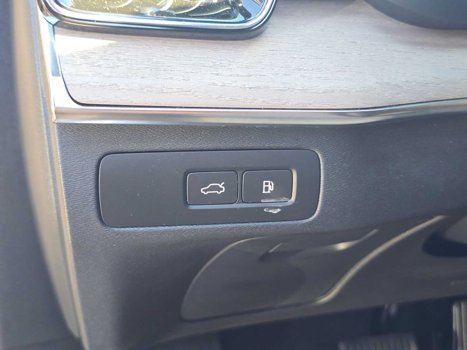 2026 Volvo XC90 Plug-In Hybrid Plus