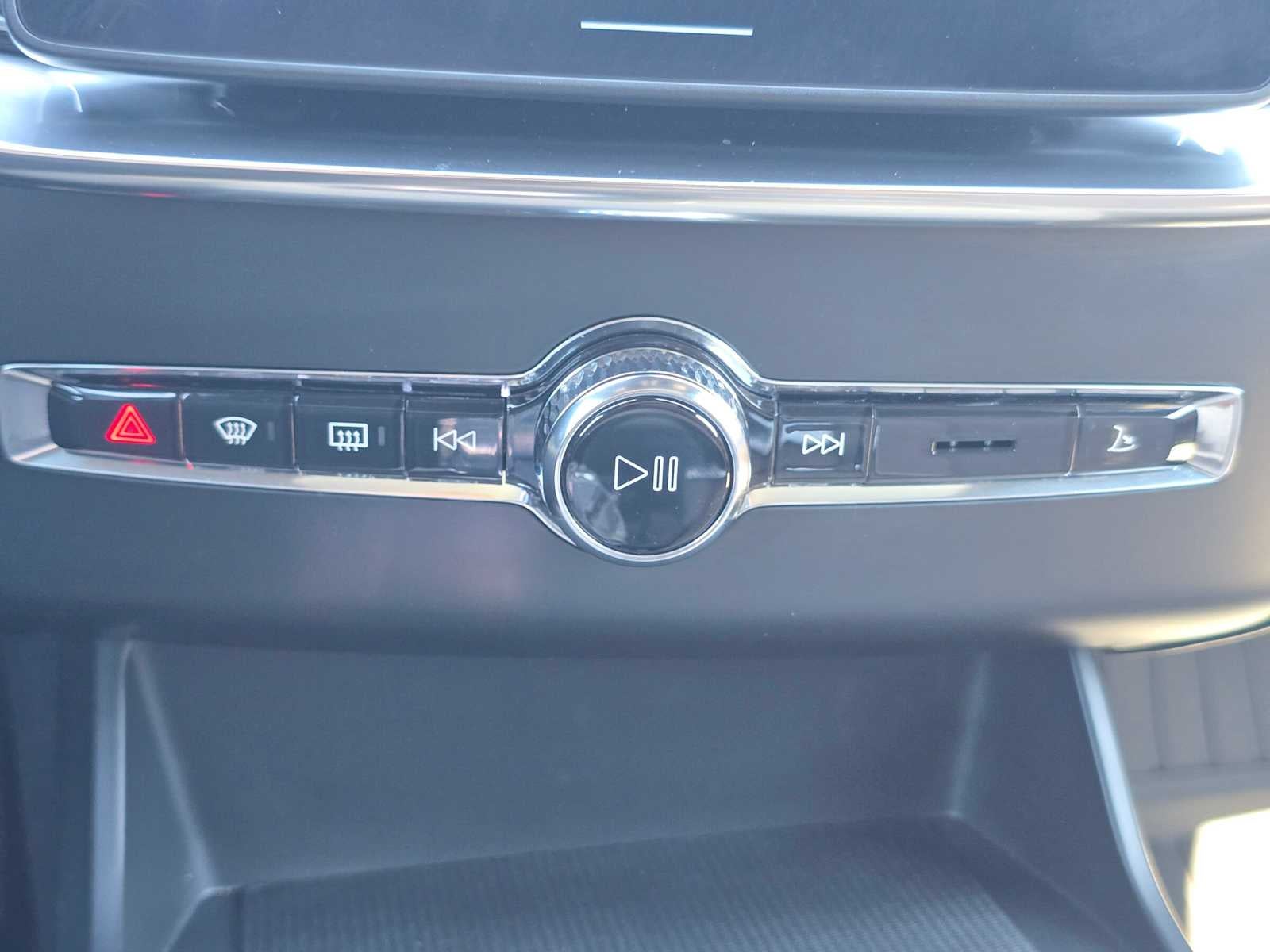 2026 Volvo XC90 Plug-In Hybrid Plus