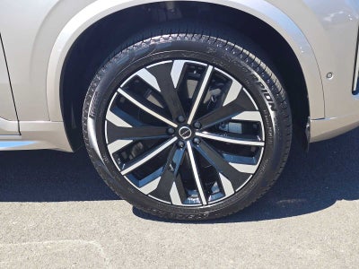 2026 Volvo XC90 Plug-In Hybrid Plus