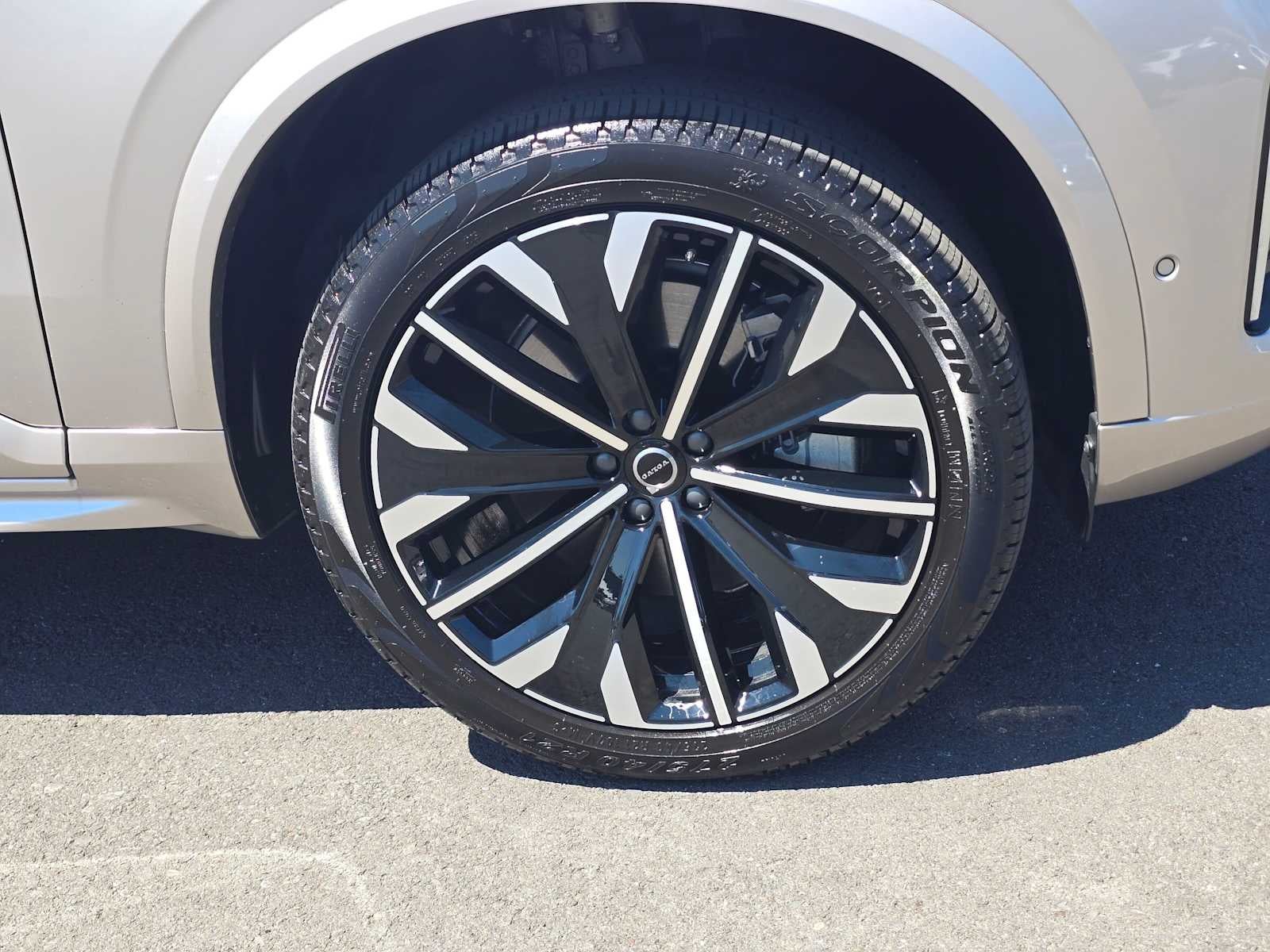 2026 Volvo XC90 Plug-In Hybrid Plus