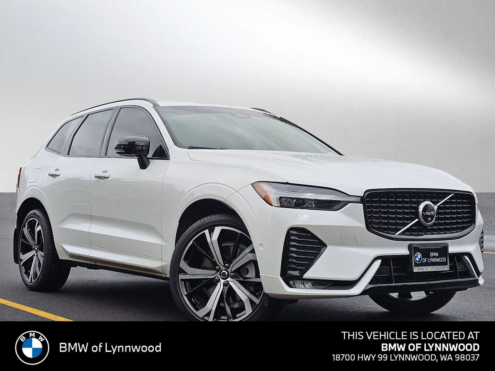 2024 Volvo XC60 Ultimate Dark Theme