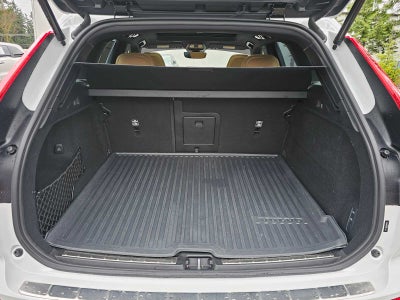 2024 Volvo XC60 Ultimate Dark Theme