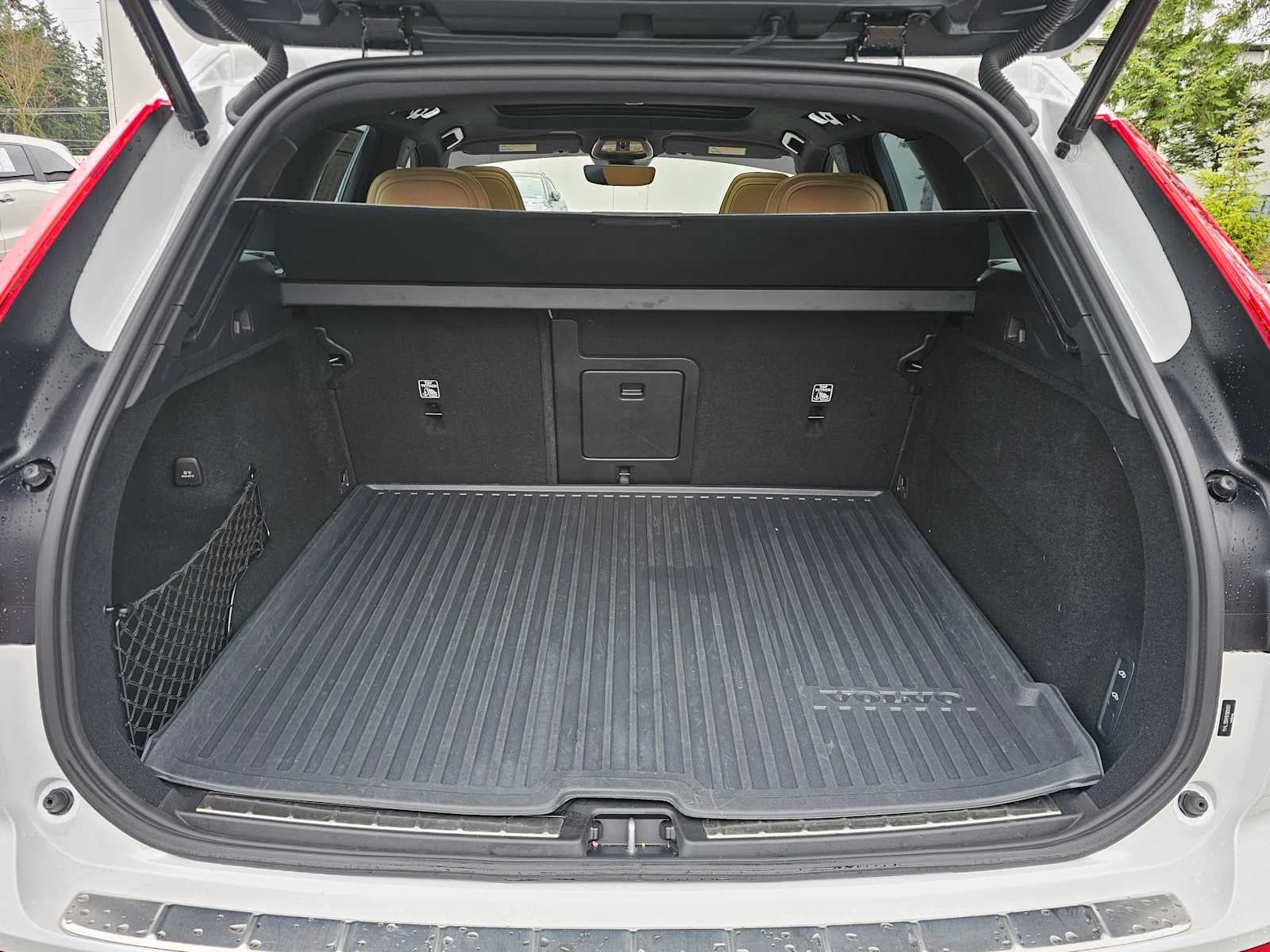 2024 Volvo XC60 Ultimate Dark Theme