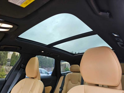 2024 Volvo XC60 Ultimate Dark Theme