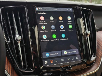 2024 Volvo XC60 Ultimate Dark Theme