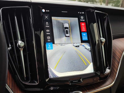 2024 Volvo XC60 Ultimate Dark Theme