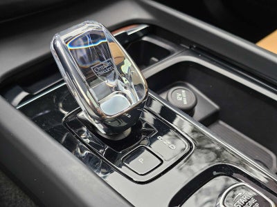 2024 Volvo XC60 Ultimate Dark Theme