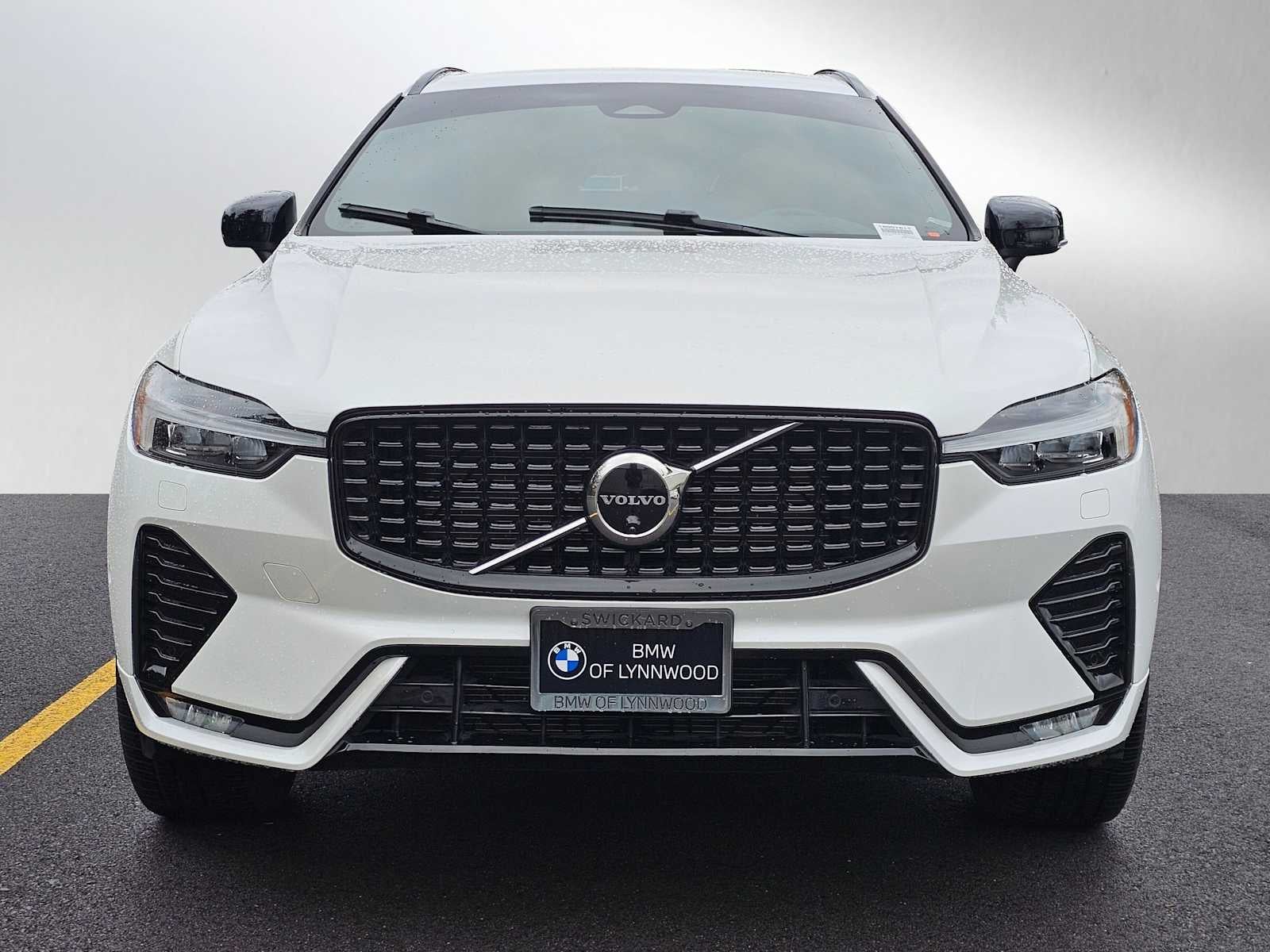 2024 Volvo XC60 Ultimate Dark Theme