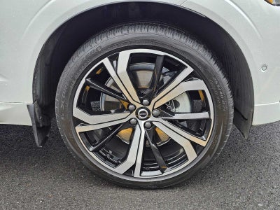 2024 Volvo XC60 Ultimate Dark Theme