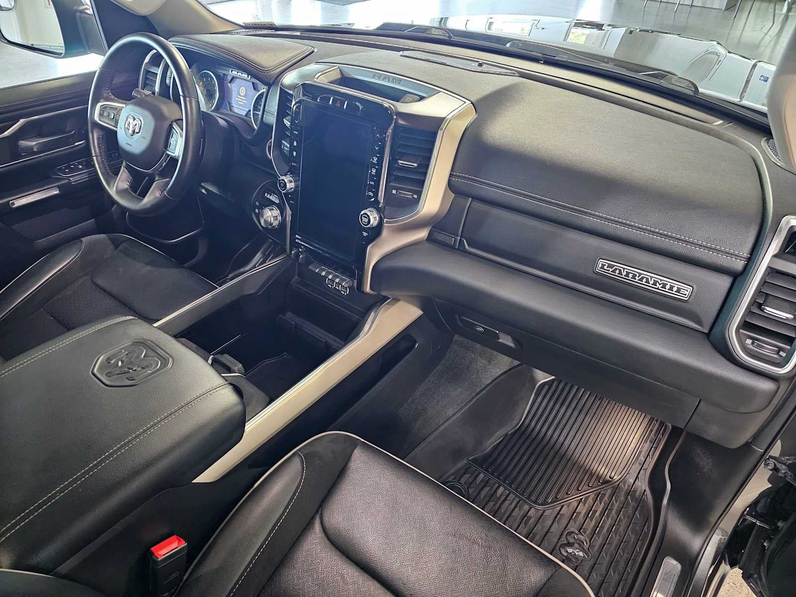 2022 RAM 1500 Laramie 4x4 Crew Cab 57 Box