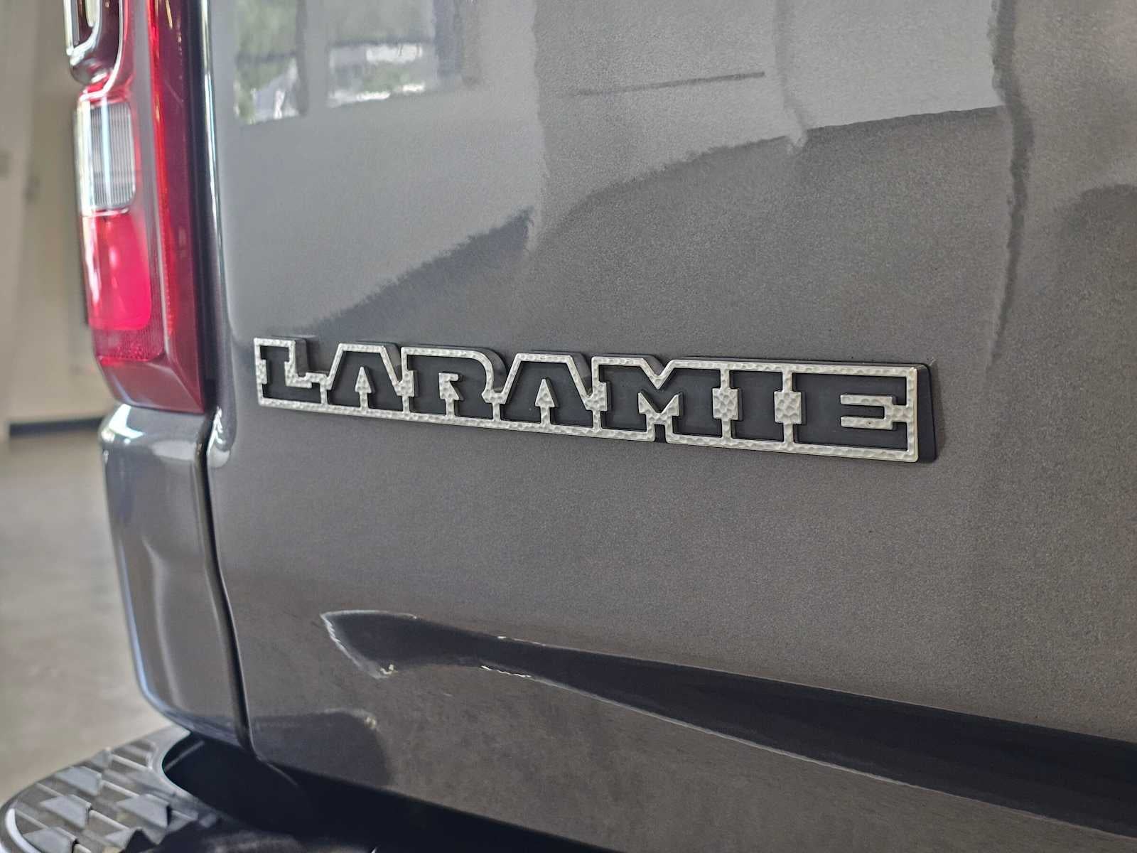 2022 RAM 1500 Laramie 4x4 Crew Cab 57 Box