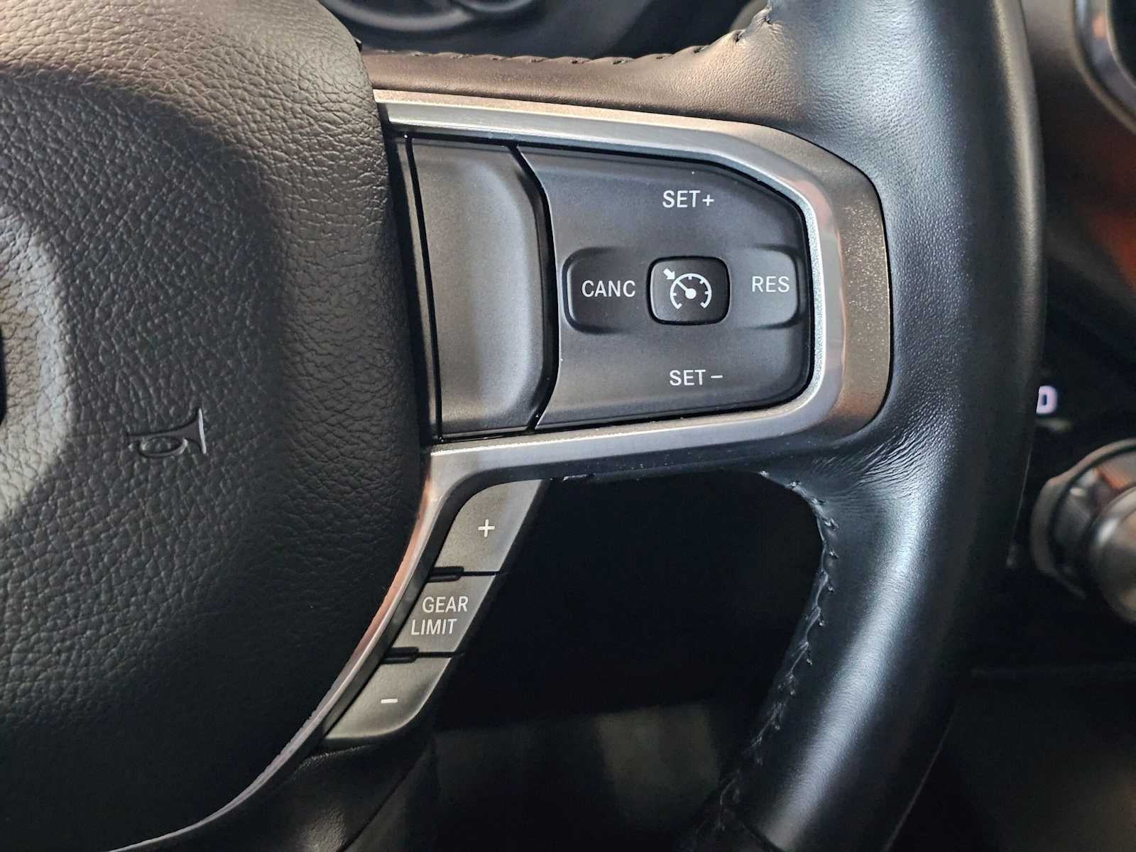 2022 RAM 1500 Laramie 4x4 Crew Cab 57 Box
