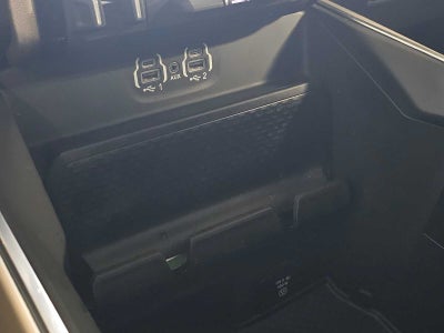 2022 RAM 1500 Laramie 4x4 Crew Cab 57 Box