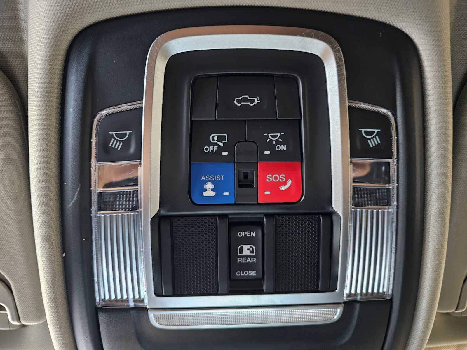 2022 RAM 1500 Laramie 4x4 Crew Cab 57 Box
