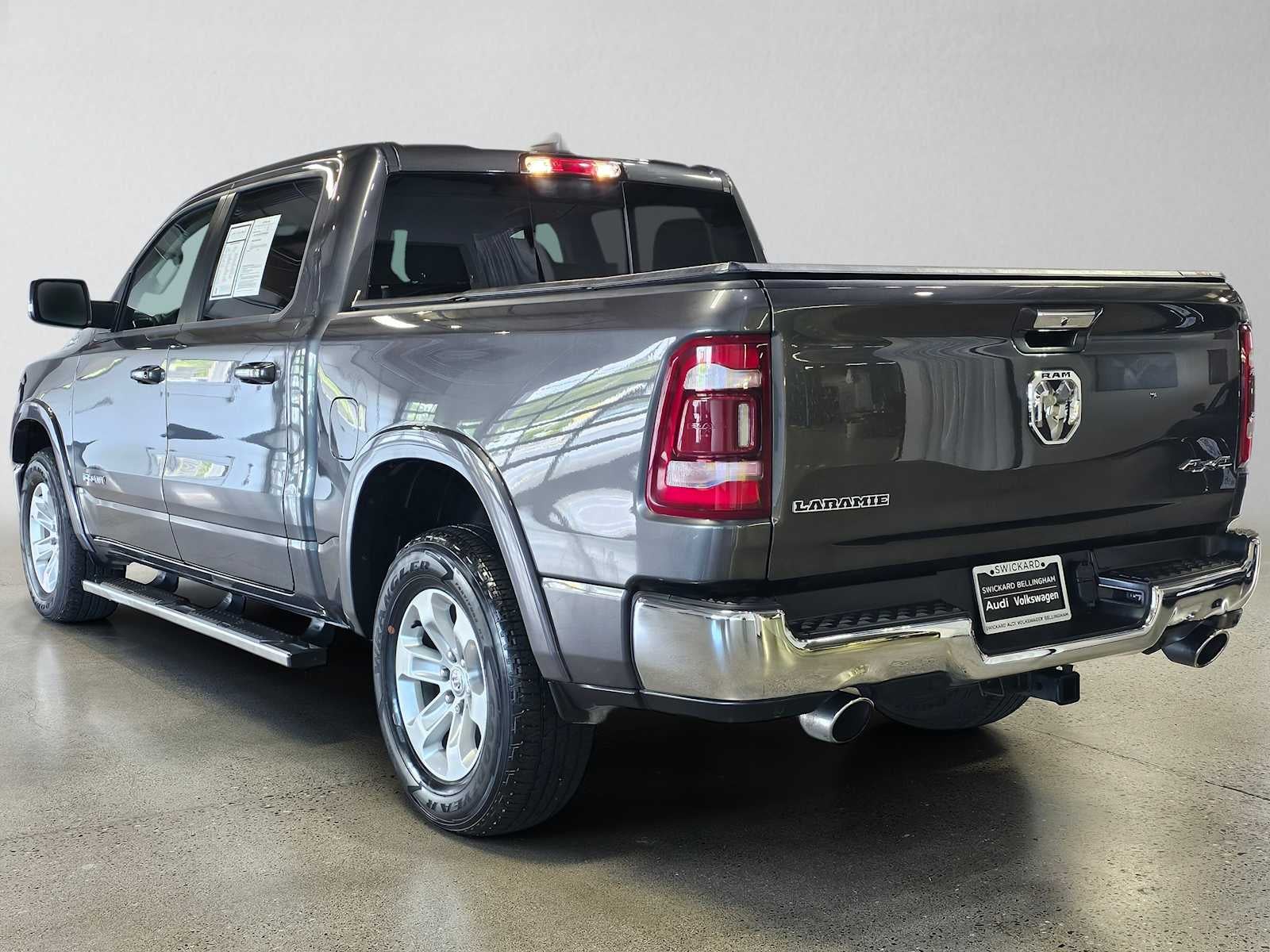 2022 RAM 1500 Laramie 4x4 Crew Cab 57 Box