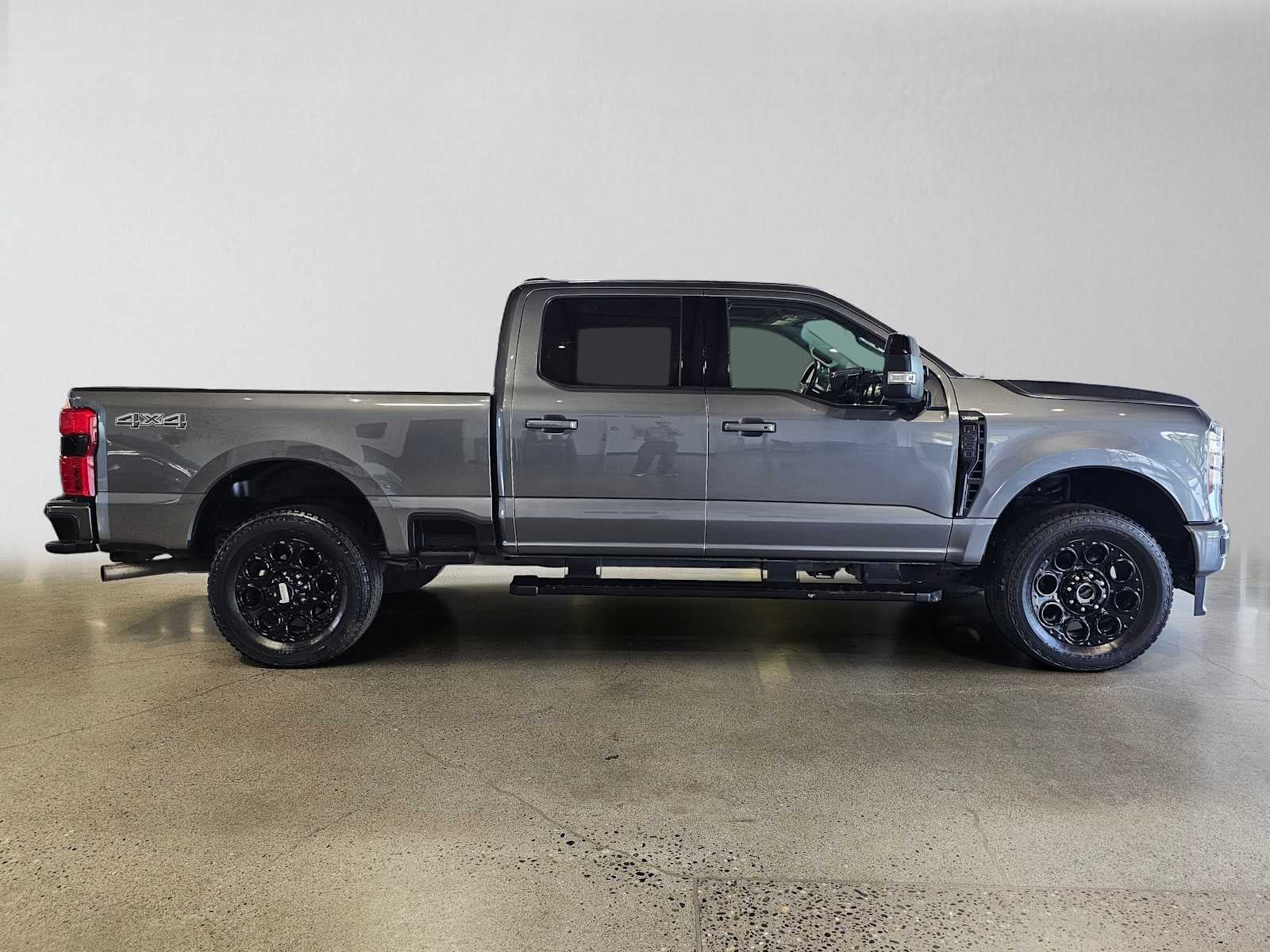 2024 Ford Super Duty F-250 SRW LARIAT 4WD Crew Cab 6.75 Box
