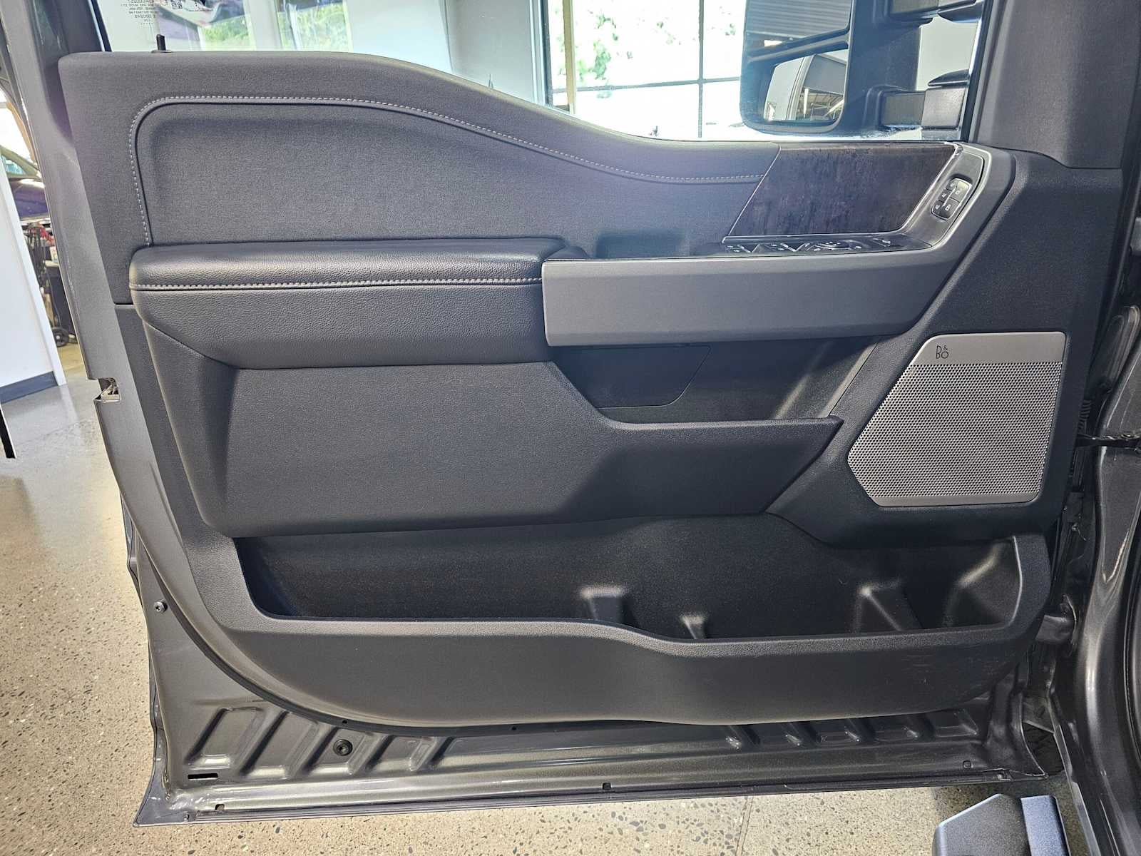 2024 Ford Super Duty F-250 SRW LARIAT 4WD Crew Cab 6.75 Box