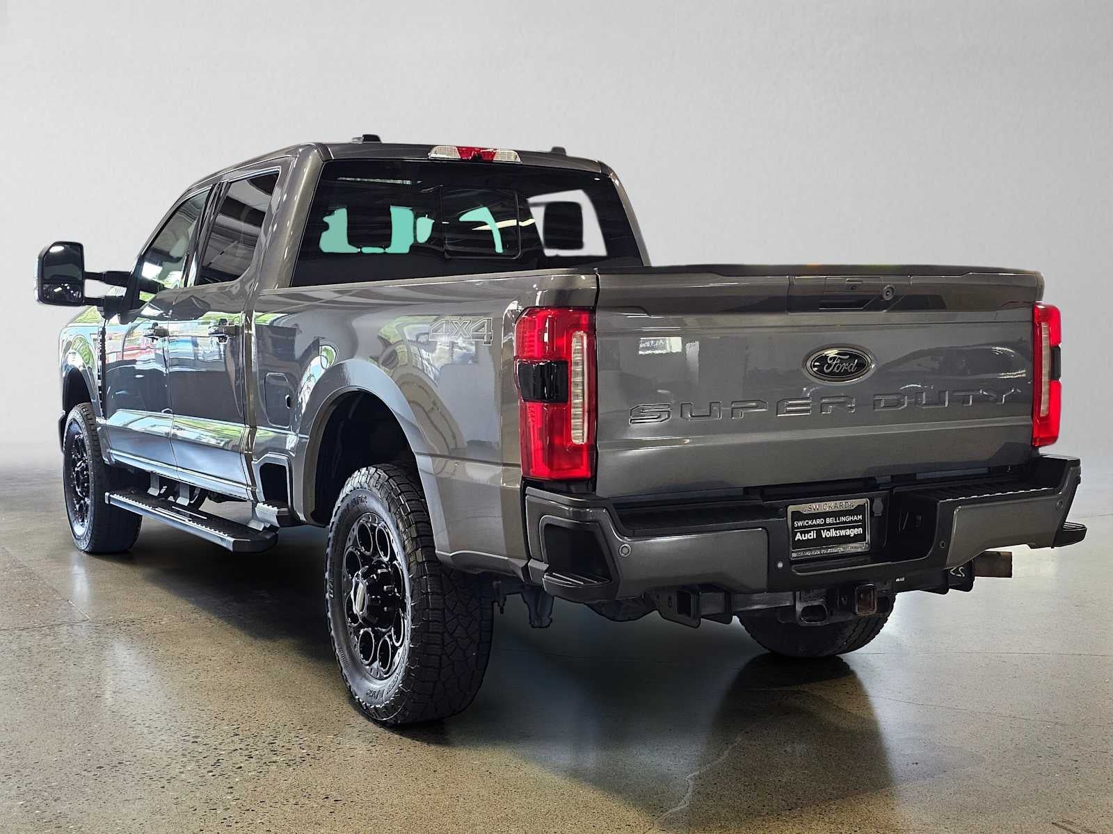 2024 Ford Super Duty F-250 SRW LARIAT 4WD Crew Cab 6.75 Box